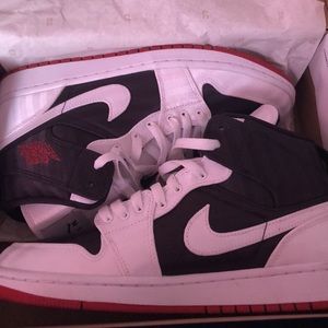 Wms air Jordan1 mids SE UTL